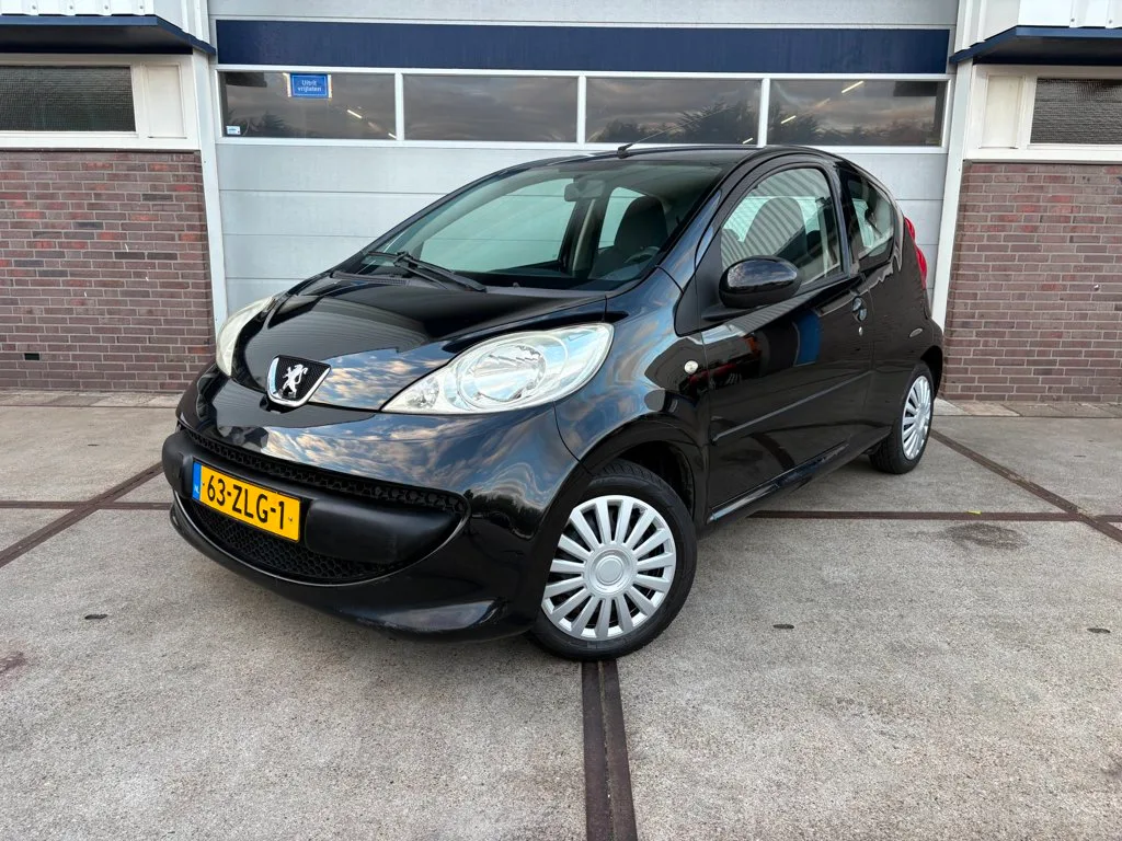 Peugeot 107 (2006) — foto 1