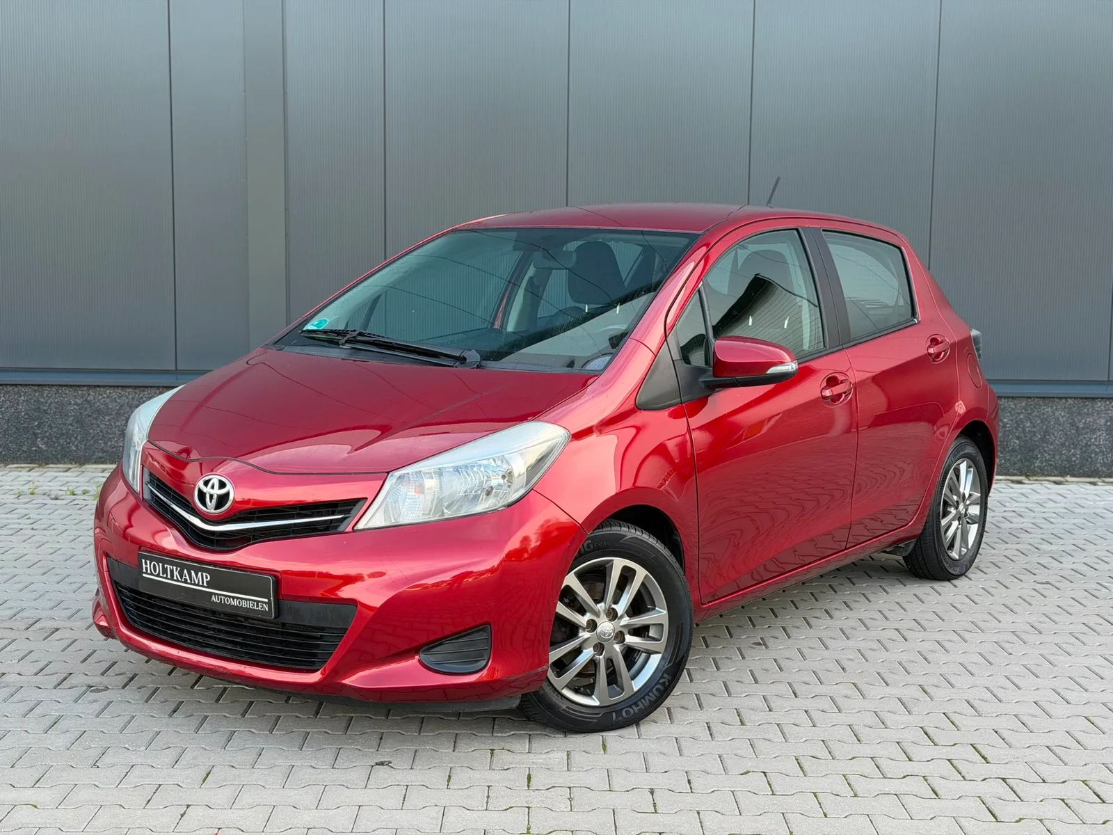 Toyota Yaris (2014) — foto 1