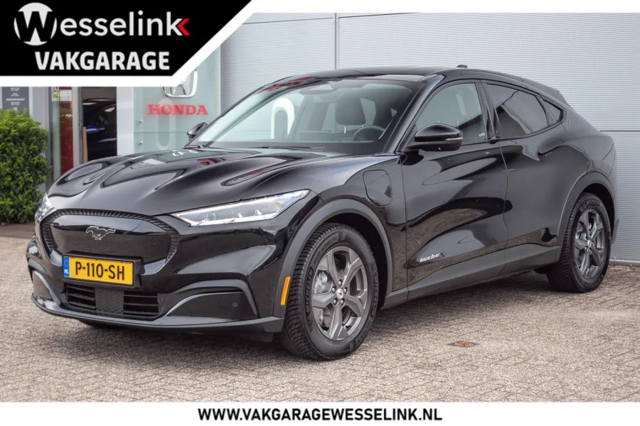 Ford Mustang Mach-E (2022) — foto 1