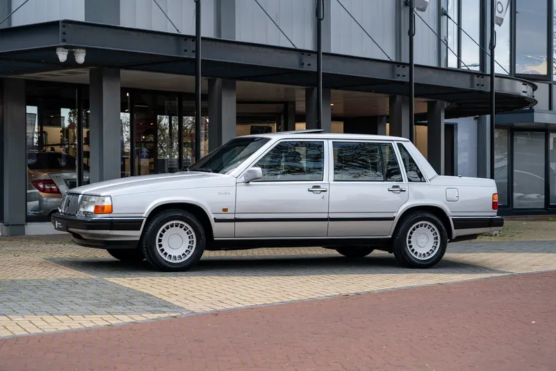 Volvo 760 (1988)