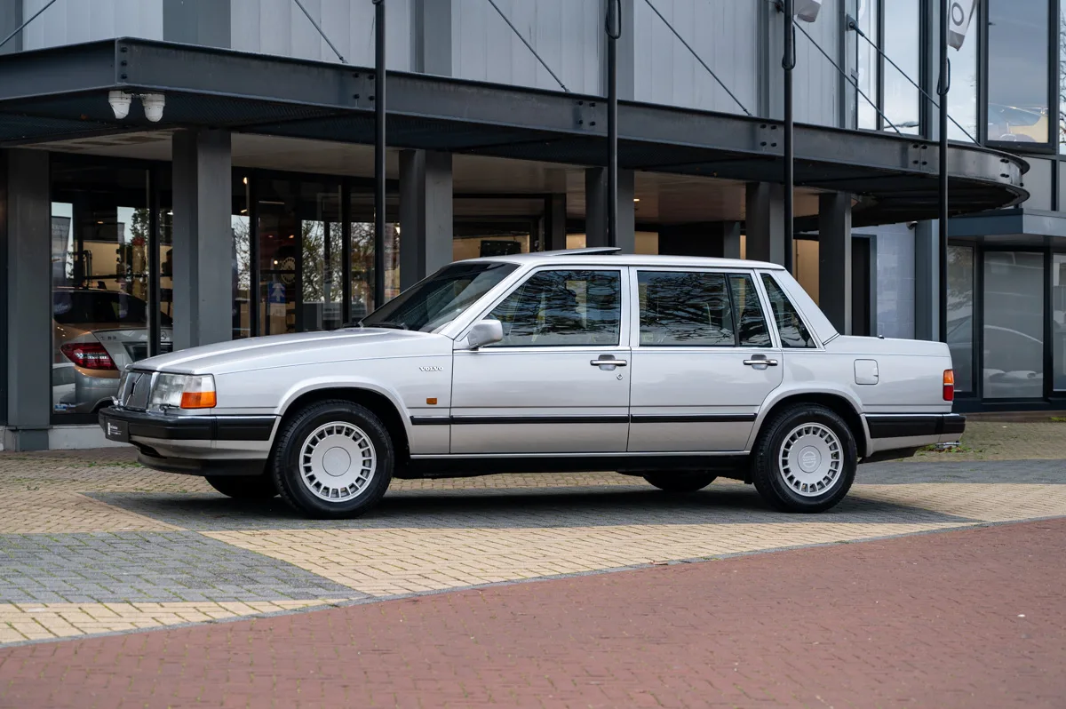 Volvo 760 (1988) — foto 1