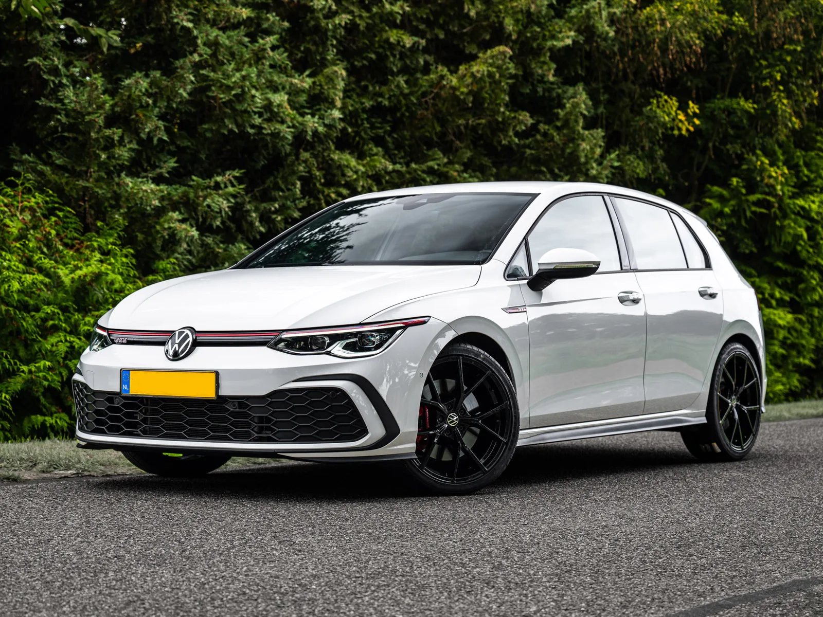 Volkswagen Golf (2021) — foto 1