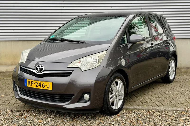 Toyota Verso (2011)