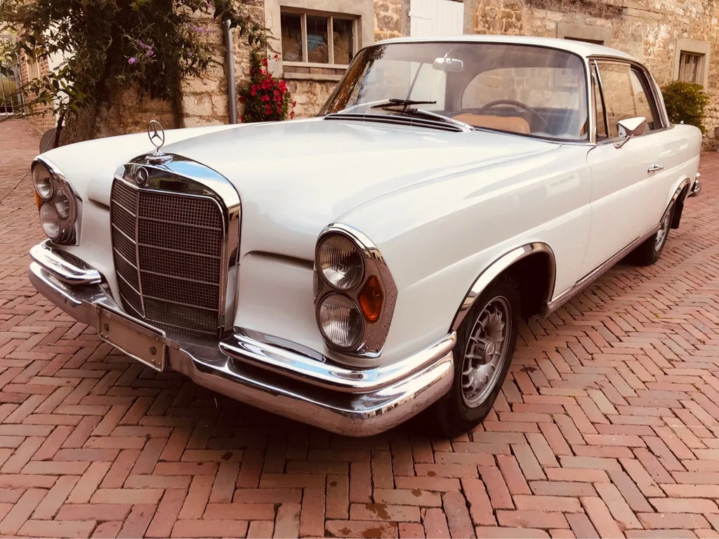 Mercedes-Benz 200-Serie (1964) — foto 1