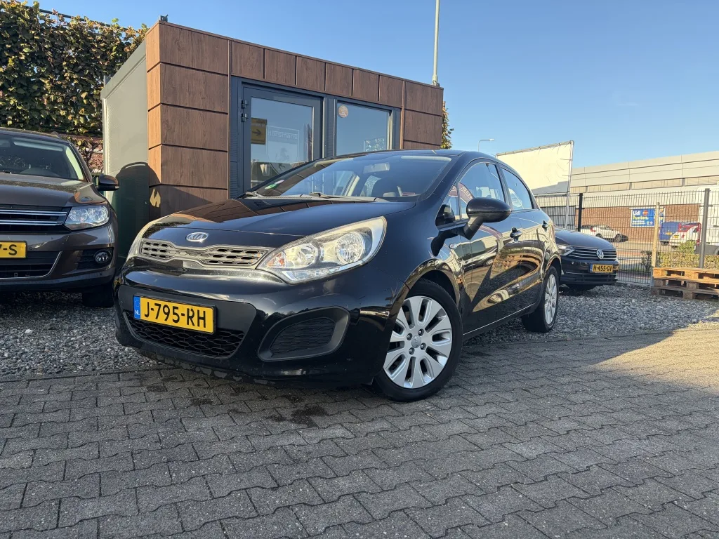 Kia Rio (2012) — foto 1