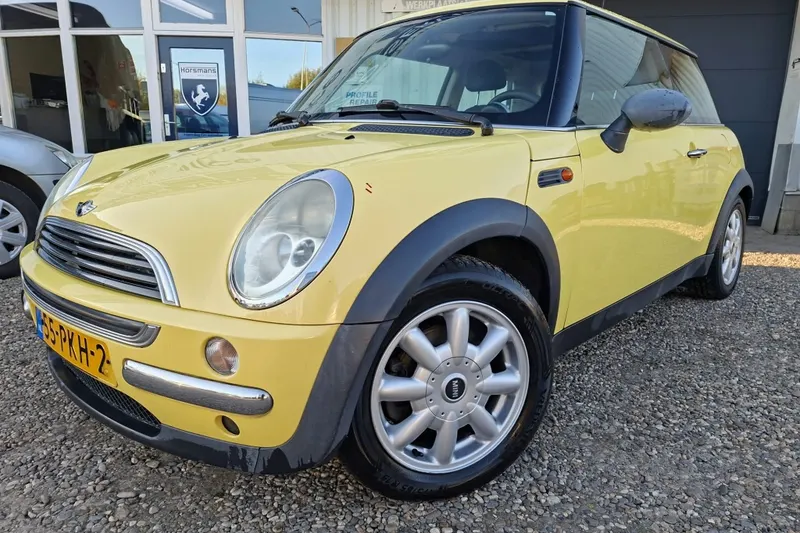 MINI One (2002)