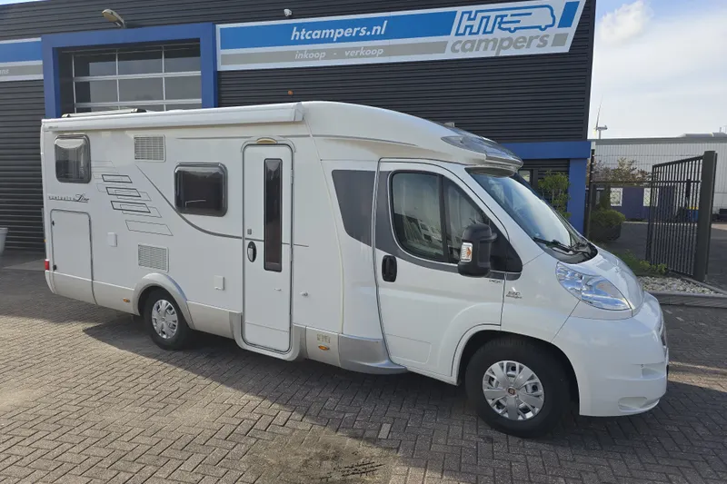 Hymer T 674 (2012)