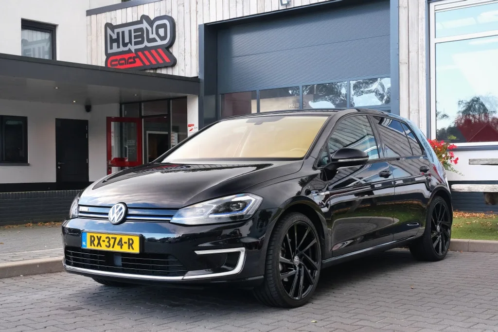 Volkswagen e-Golf (2018) — foto 1