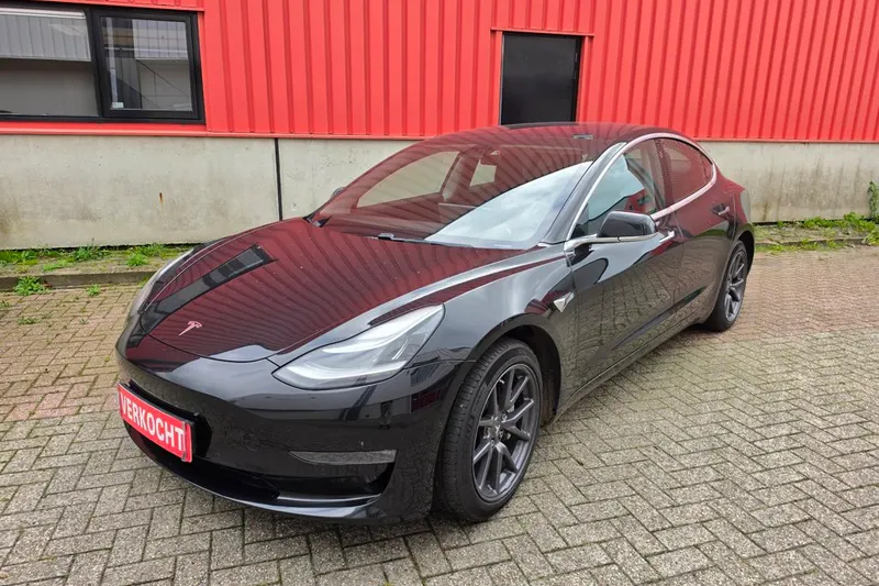 Tesla Model 3 (2019)