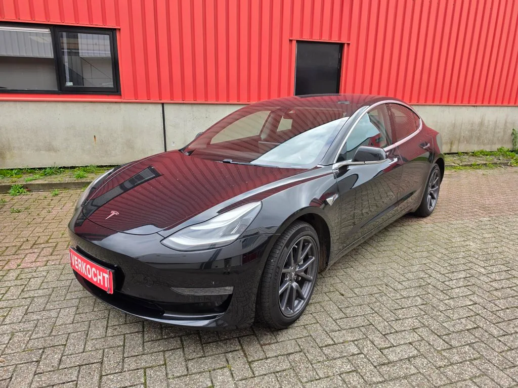Tesla Model 3 (2019) — foto 1