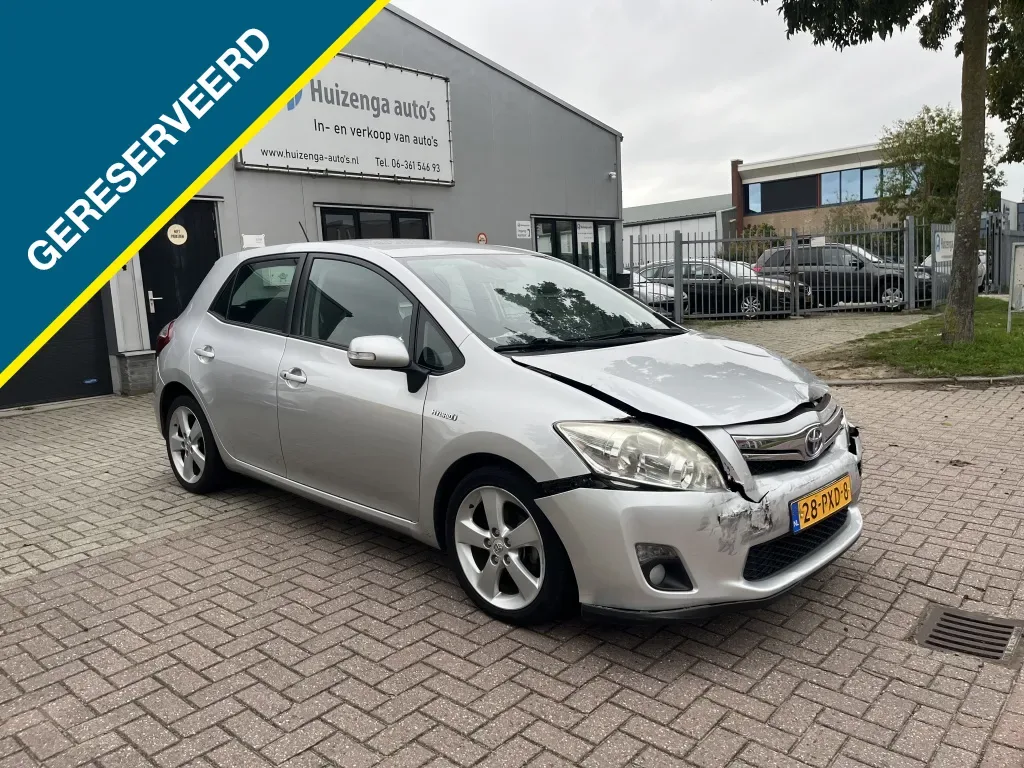 Toyota Auris (2011) — foto 1