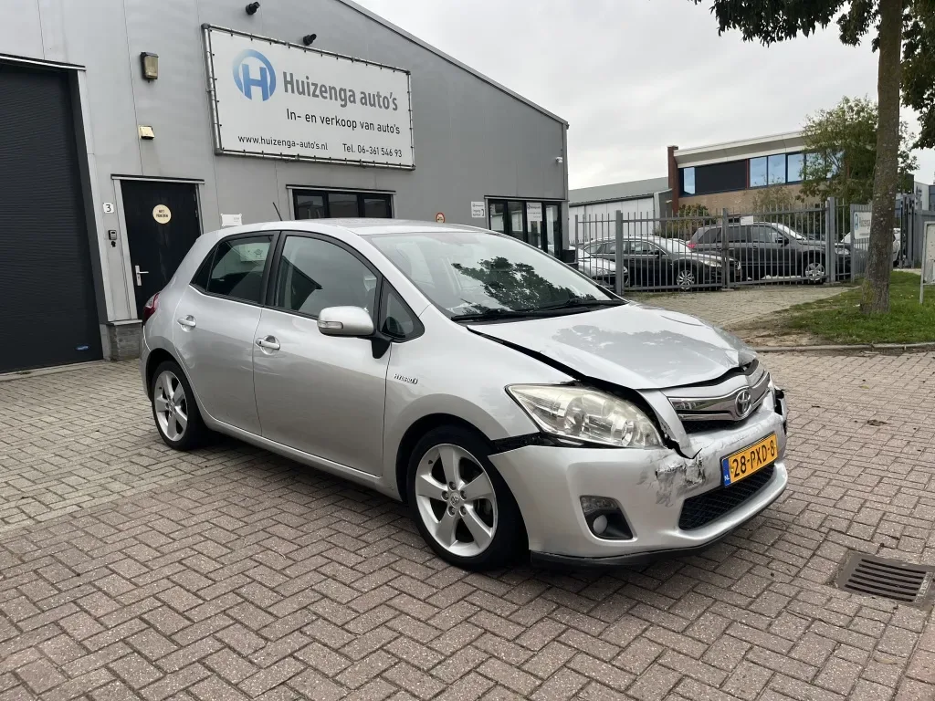 Toyota Auris (2011) — foto 1