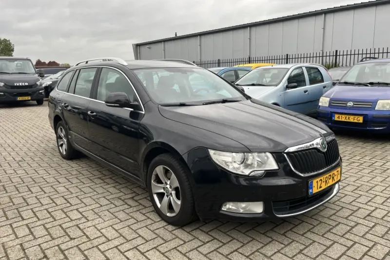 Škoda Superb (2011)