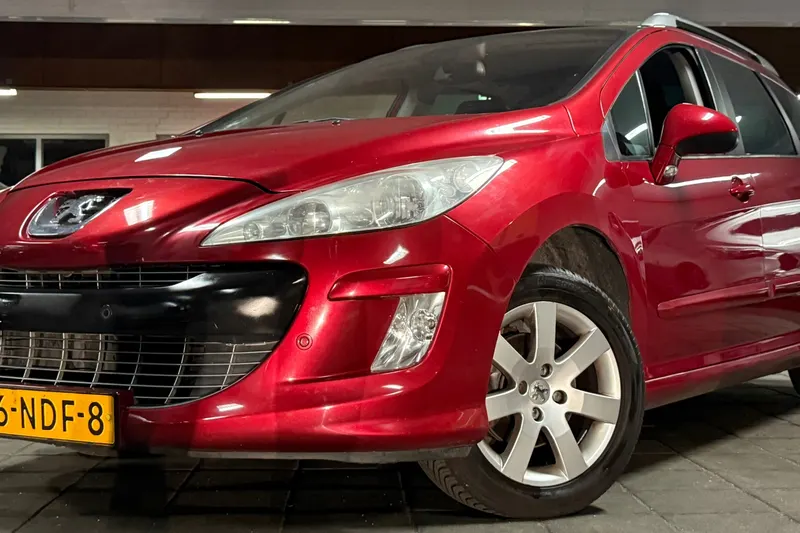 Peugeot 308 (2010)