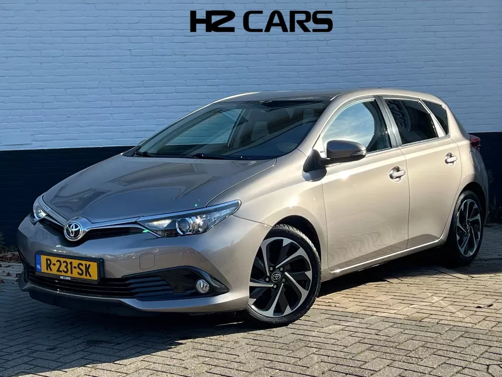 Toyota Auris (2016) — foto 1