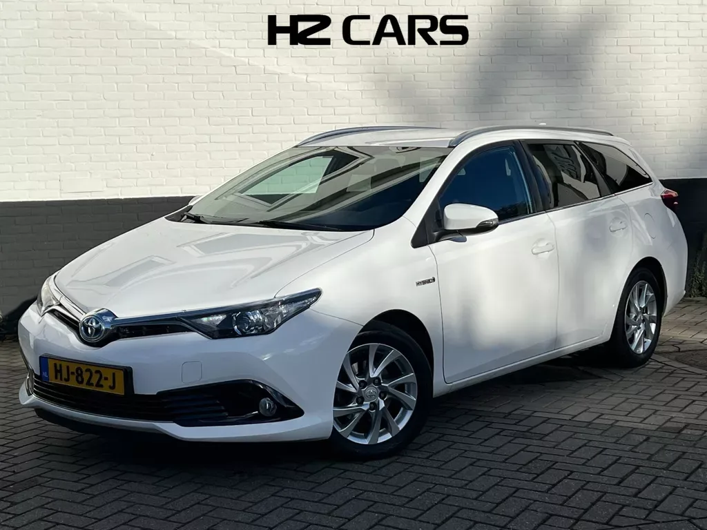 Toyota Auris (2015) — foto 1