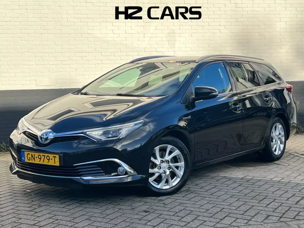 Toyota Auris (2015) — foto 1