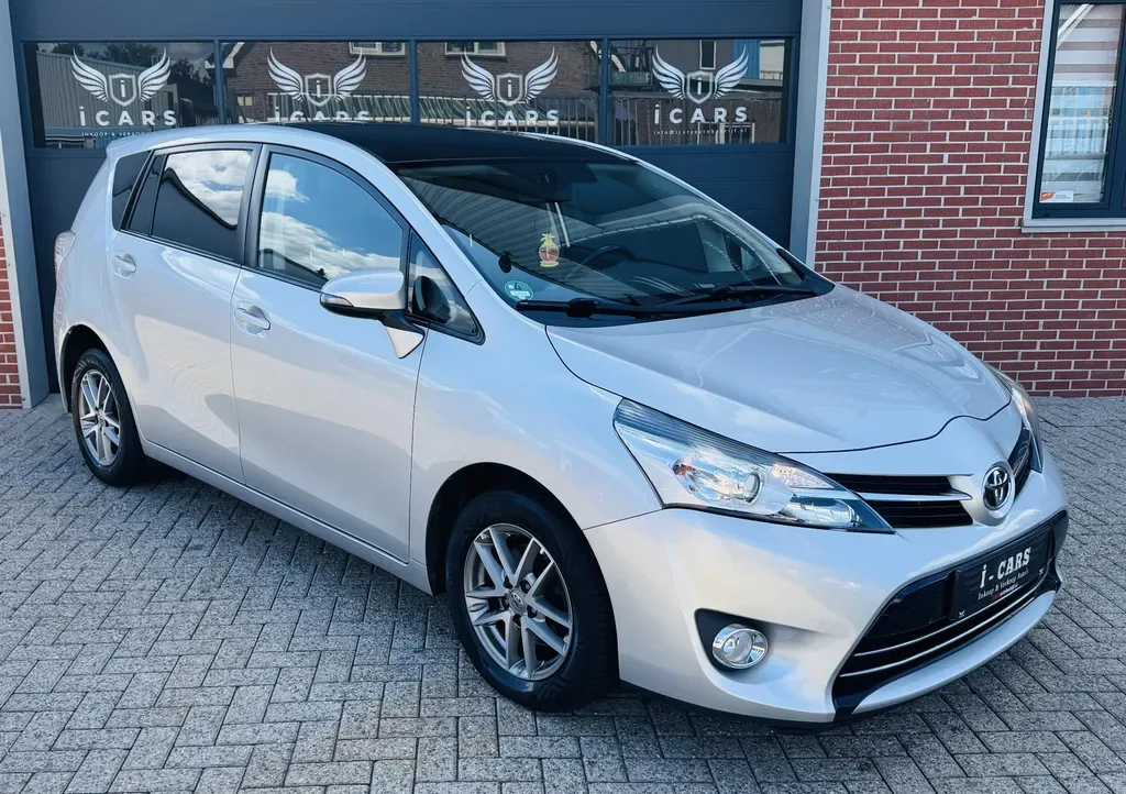 Toyota Verso (2015) — foto 1
