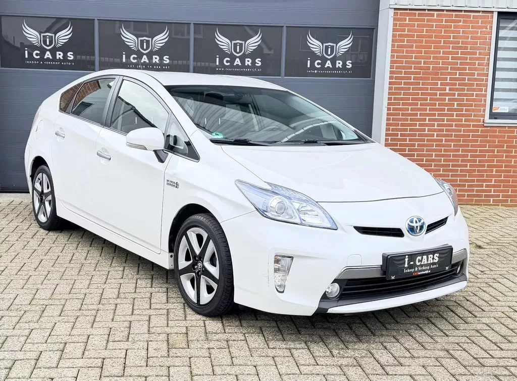 Toyota Prius (2013) — foto 1