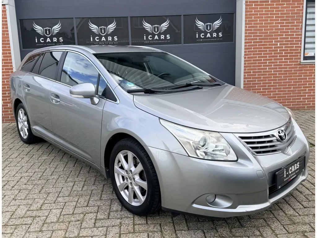 Toyota Avensis (2009) — foto 1
