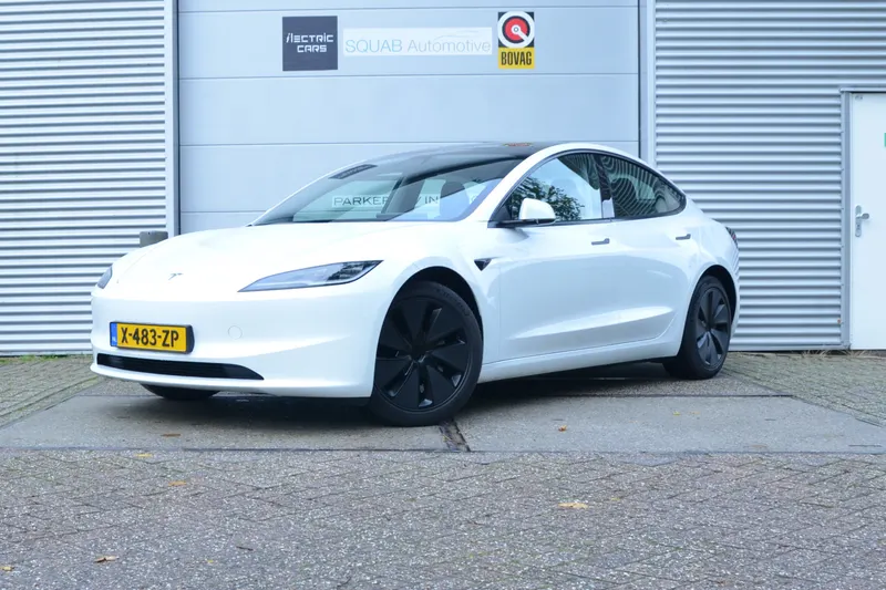 Tesla Model 3 (2024)