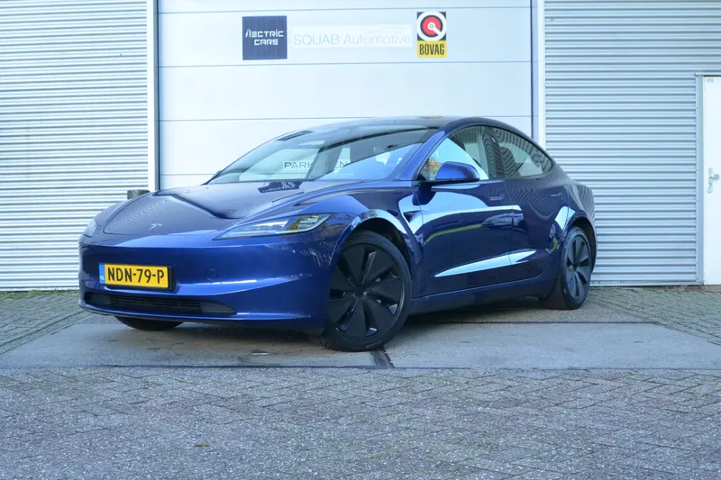 Tesla Model 3 (2025)