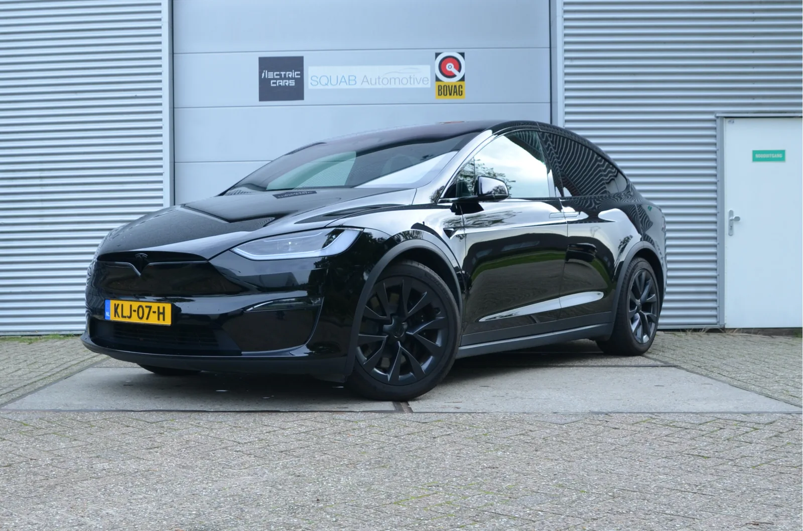 Tesla Model X (2023) — foto 1