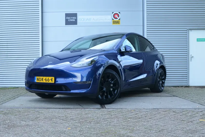 Tesla Model Y (2022)