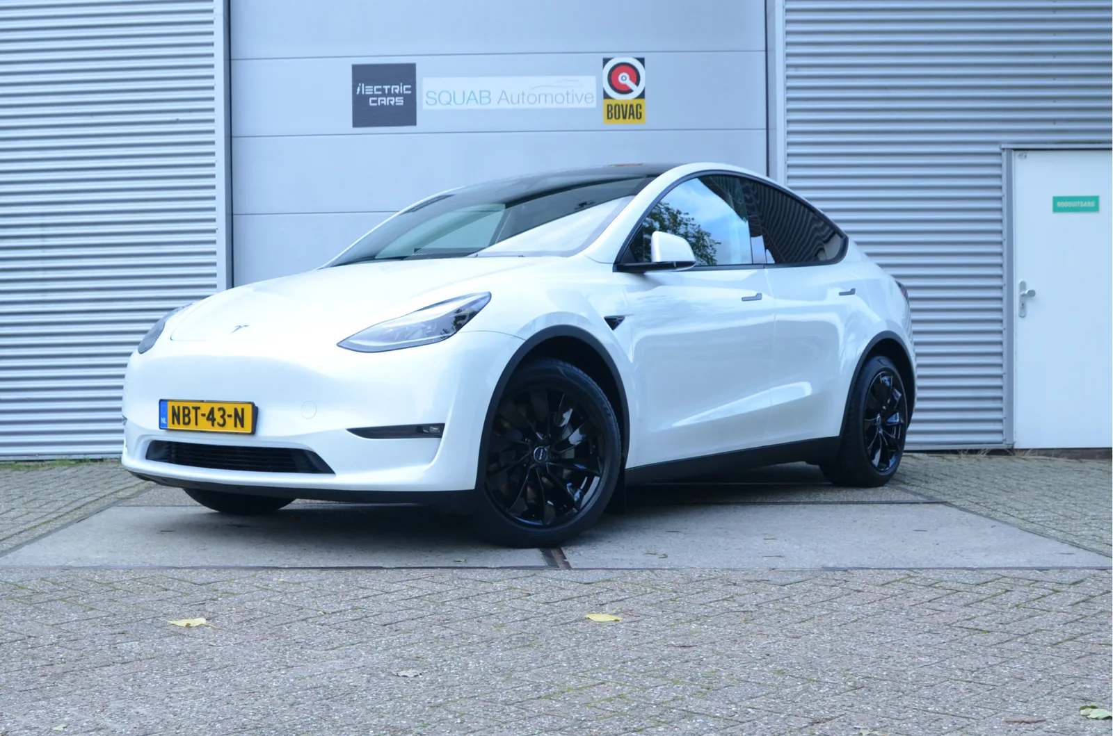 Tesla Model Y (2023) — foto 1