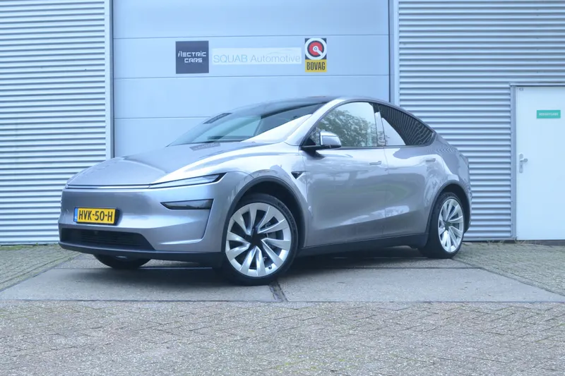 Tesla Model Y (2025)