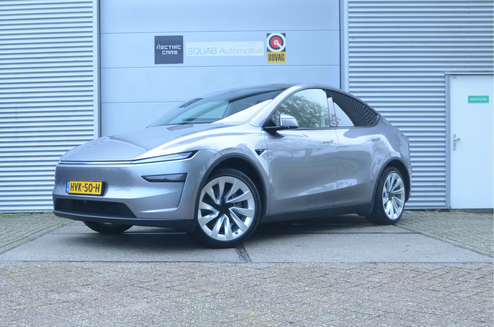 Tesla Model Y (2025) — foto 1
