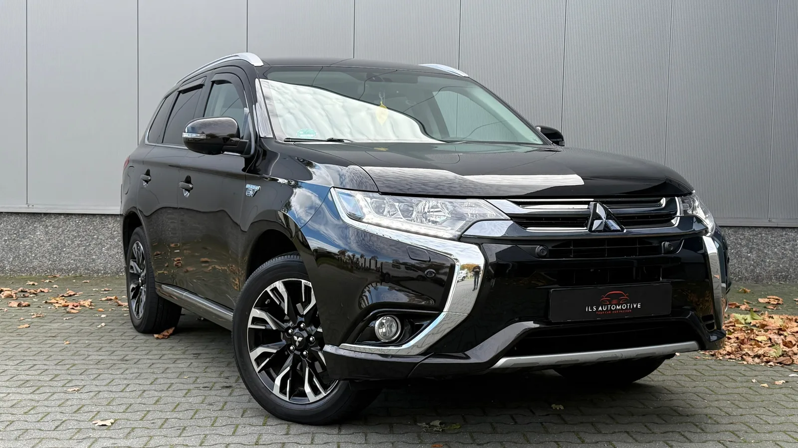 Mitsubishi Outlander (2015) — foto 1