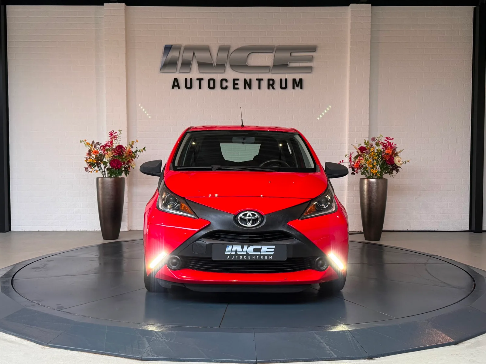 Toyota Aygo (2015) — foto 1