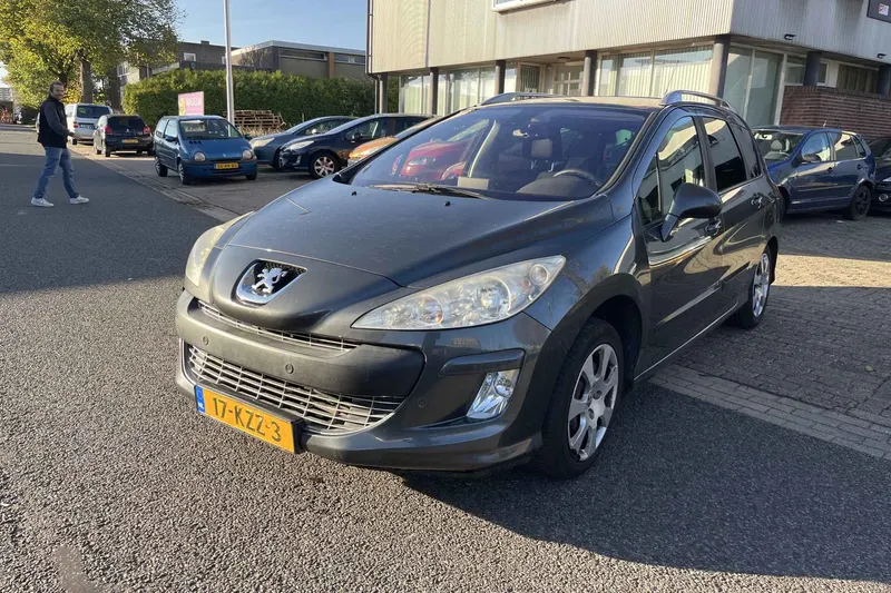 Peugeot 308 (2010)