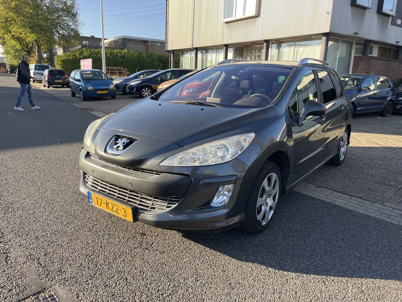 Peugeot 308 (2010) — foto 1