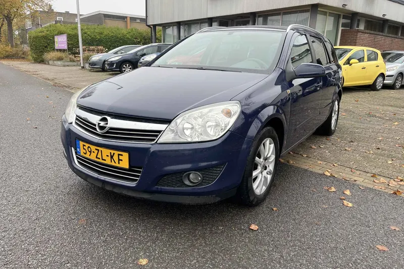 Opel Astra (2008)