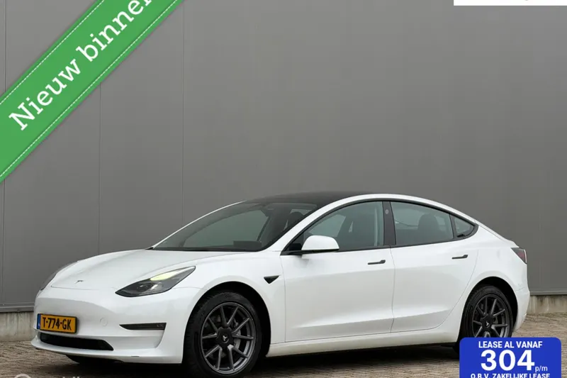 Tesla Model 3 (2023)