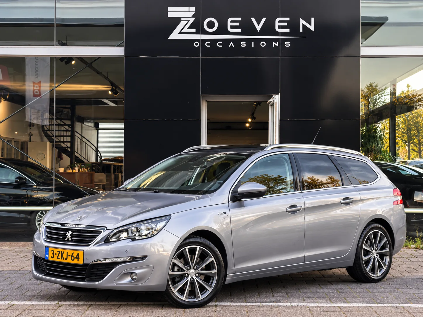 Peugeot 308 (2015) — foto 1
