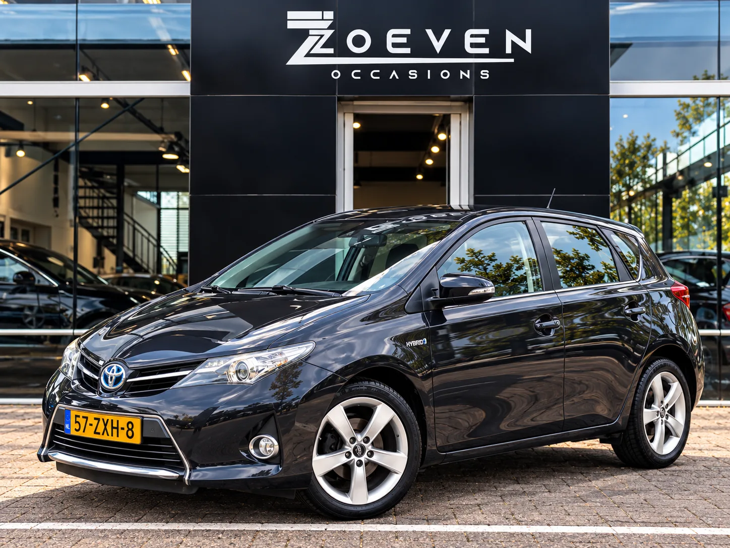Toyota Auris (2013) — foto 1