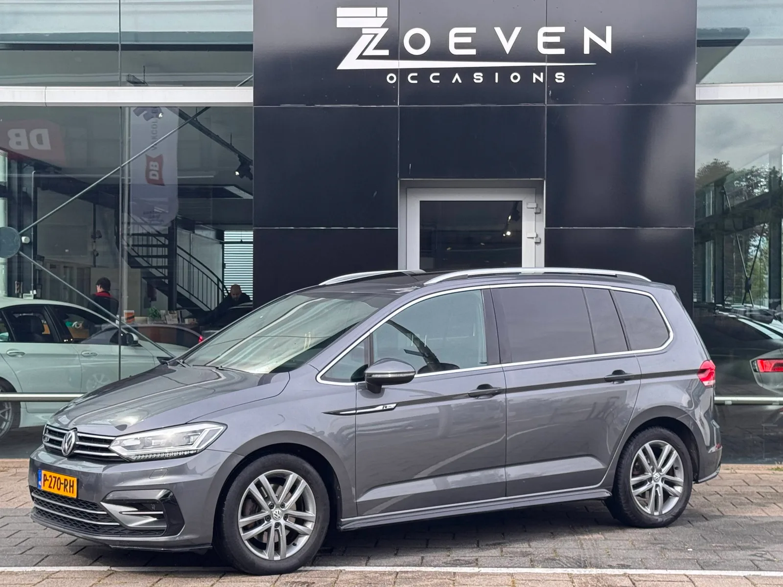 Volkswagen Touran (2017) — foto 1