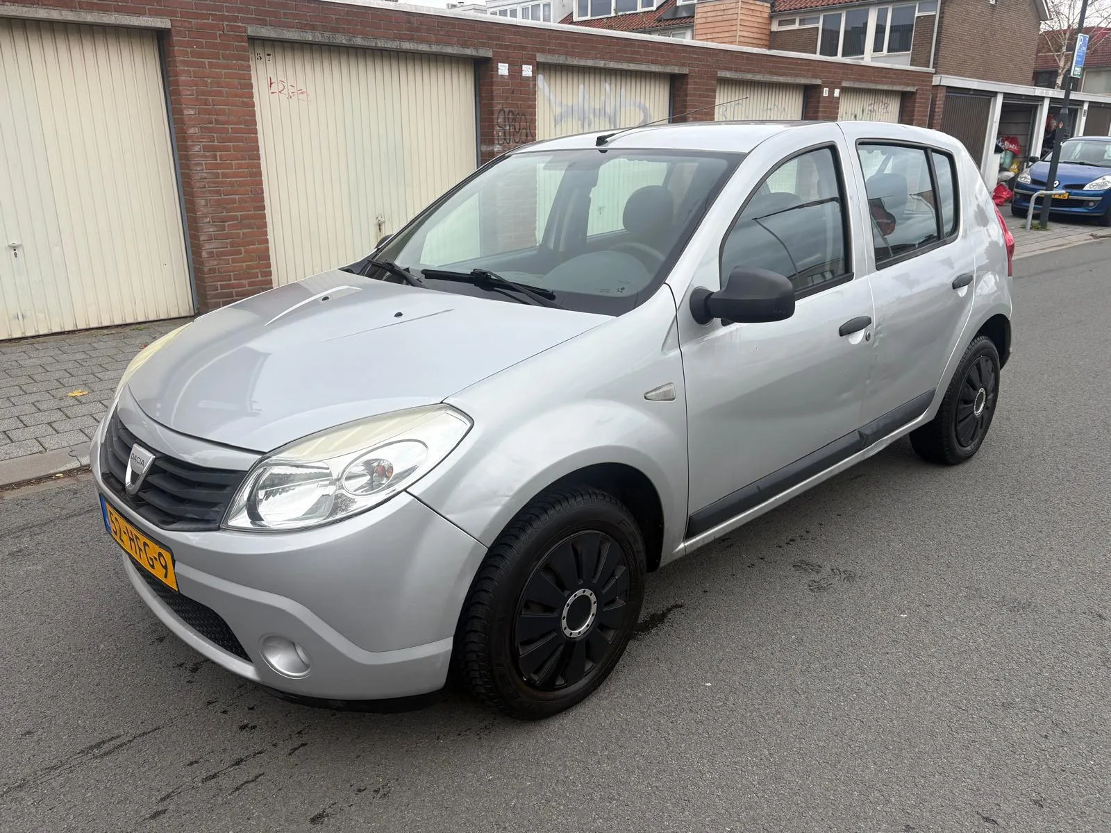 Dacia Sandero (2008) — foto 1