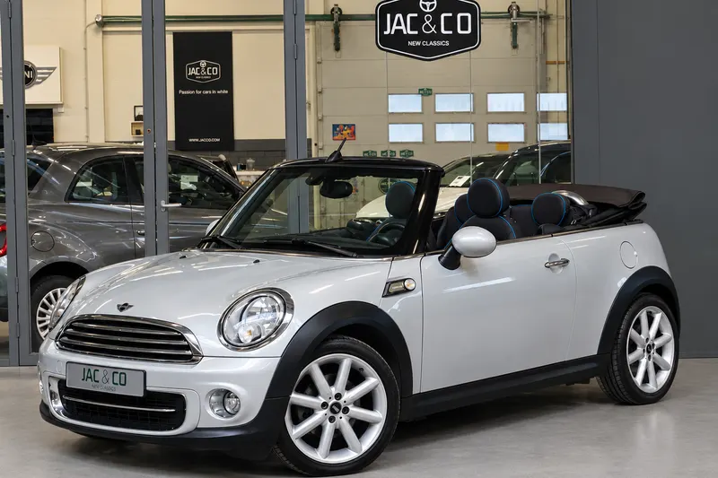 MINI Cabrio (2012)
