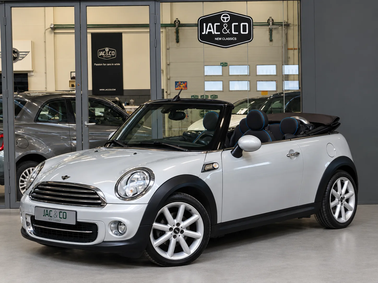 MINI Cabrio (2012) — foto 1