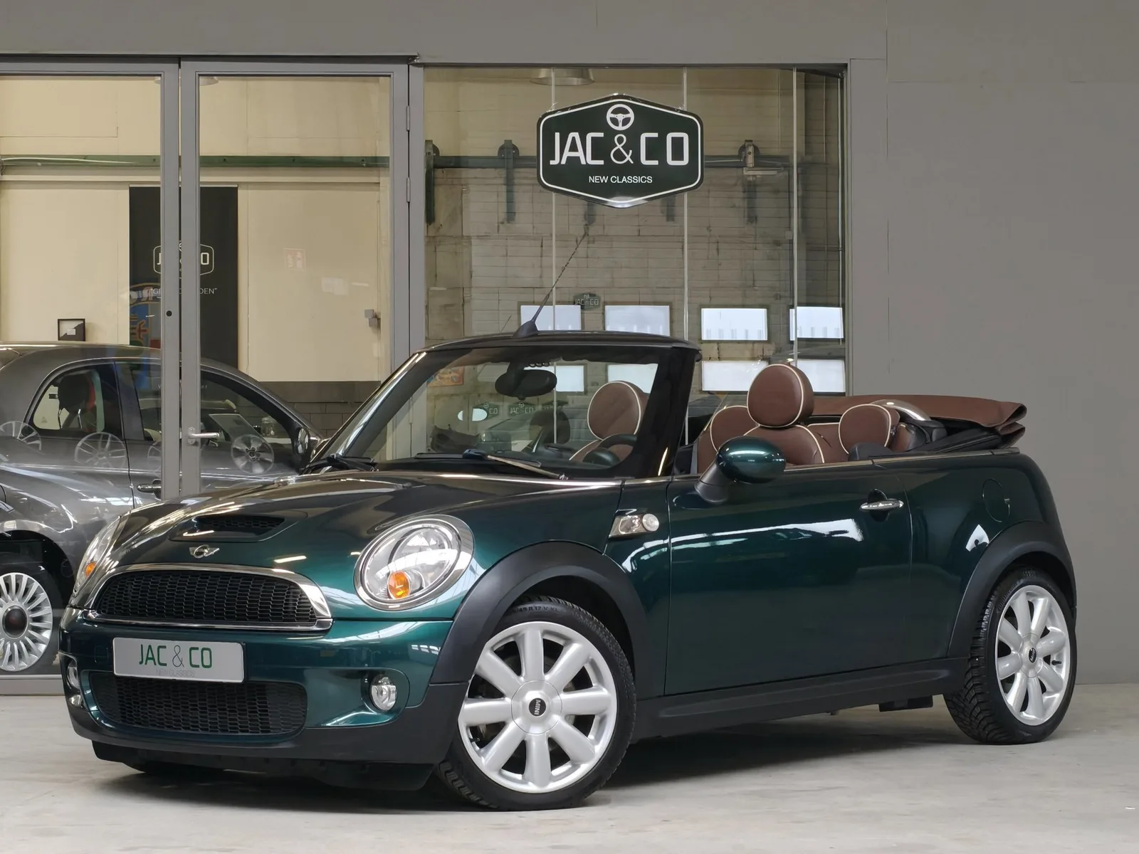 MINI Cabrio (2010) — foto 1