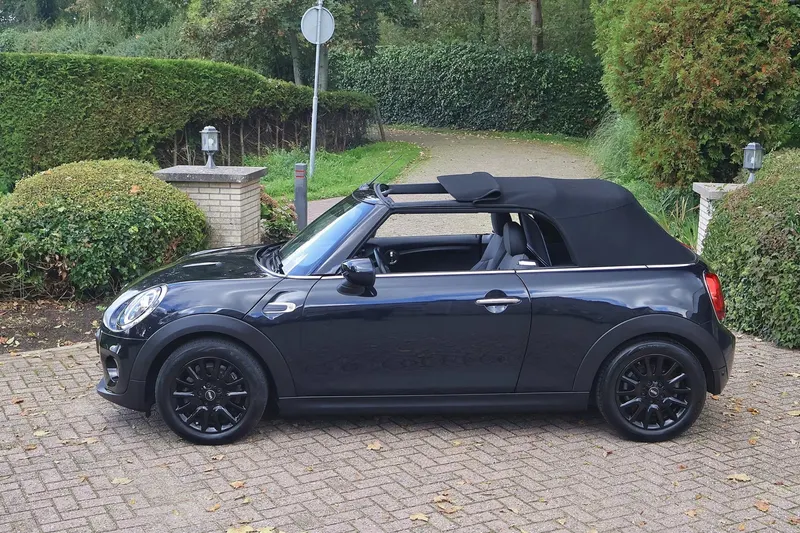 MINI Cabrio (2020)