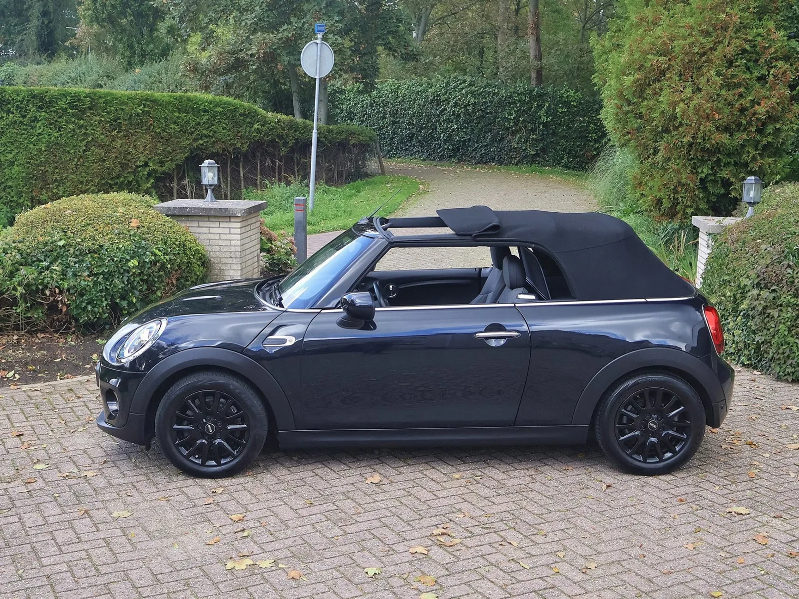 MINI Cabrio (2020) — foto 1