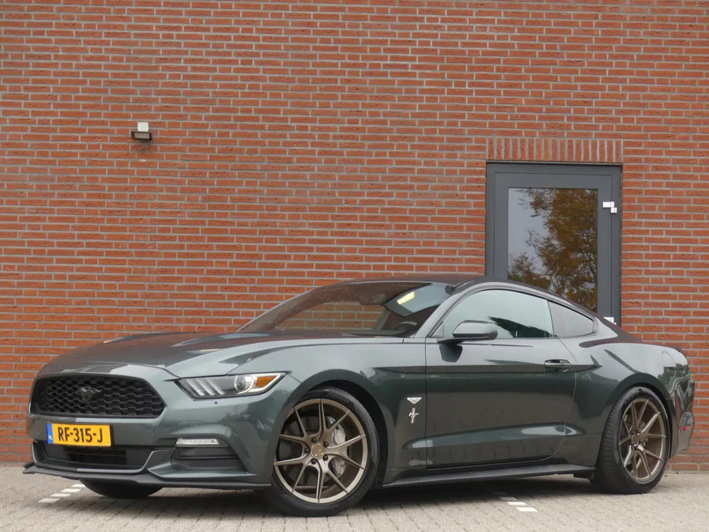 Ford Mustang (2015) — foto 1
