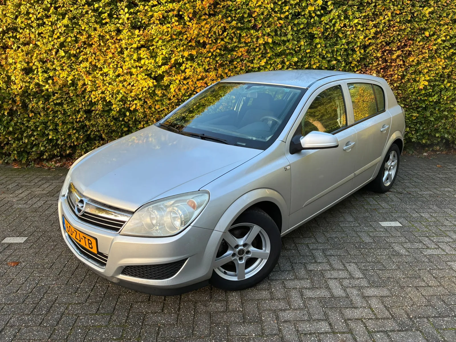 Opel Astra (2008) — foto 1
