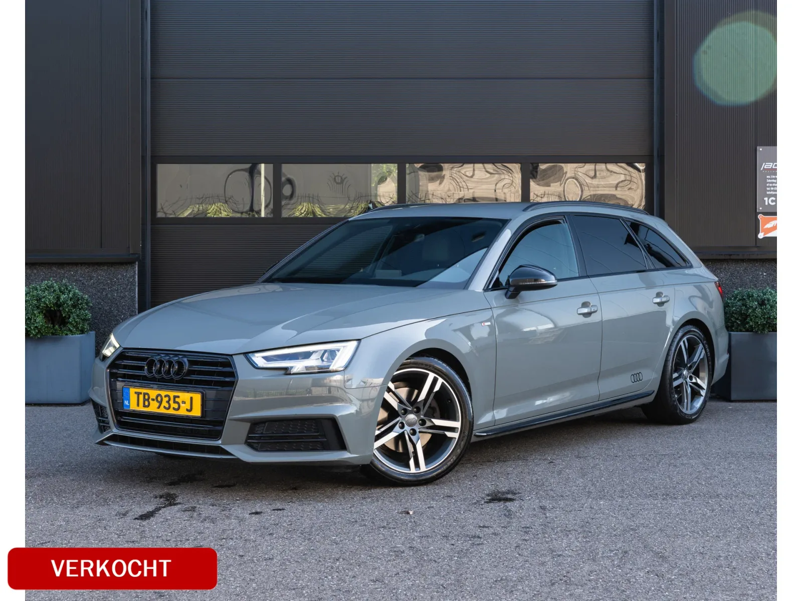 Audi A4 (2018) — foto 1