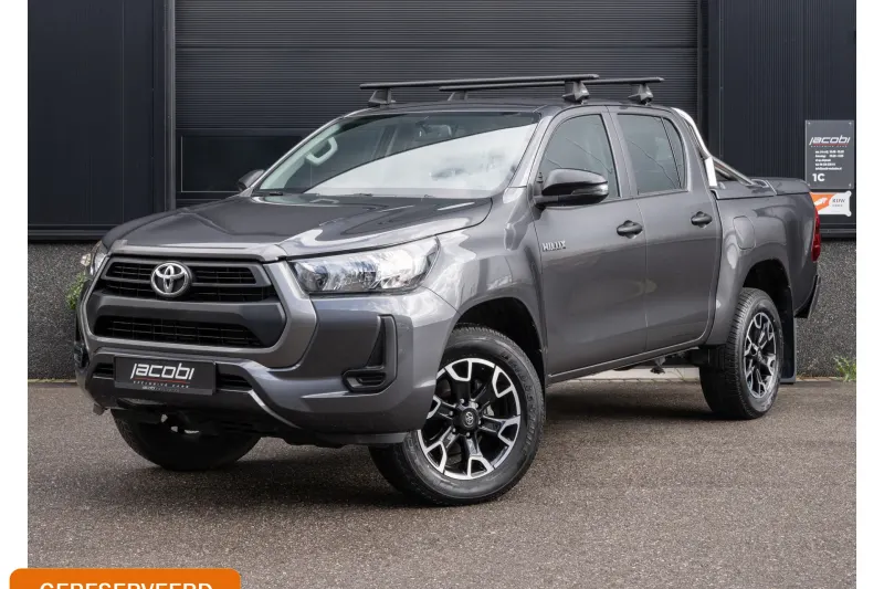 Toyota Hilux (2024)